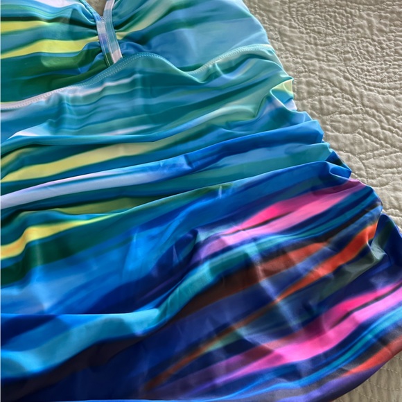 Multicolor Halter Top Tankini Swimsuit Set - Picture 5 of 13
